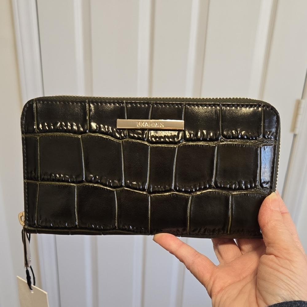 Brahmin Suri Wallet in Matcha Green Baize. Genuine Leather. NWT